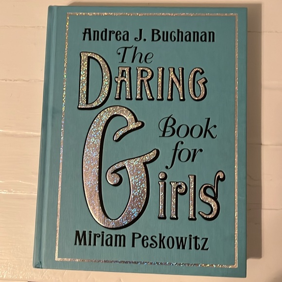 The Daring Book for Girls - Picture 1 of 3